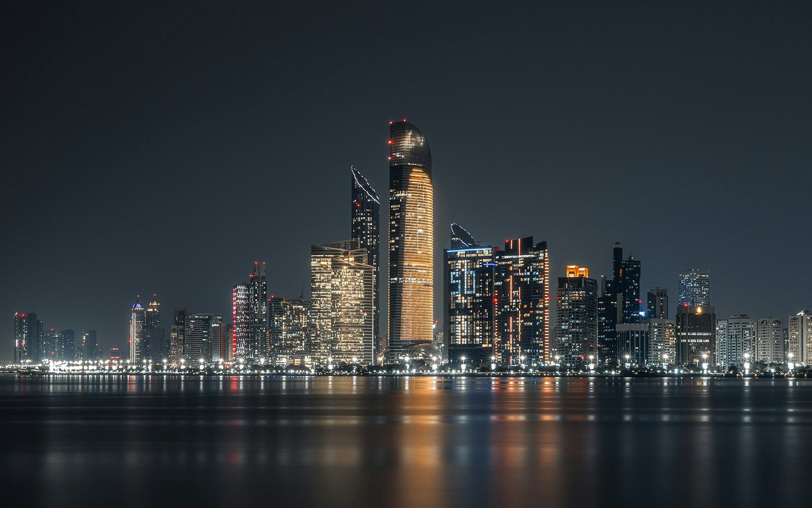 a city skyline at night